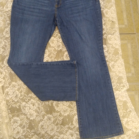 Old Navy "Diva" Plus Size Jeans - Picture 2 of 8